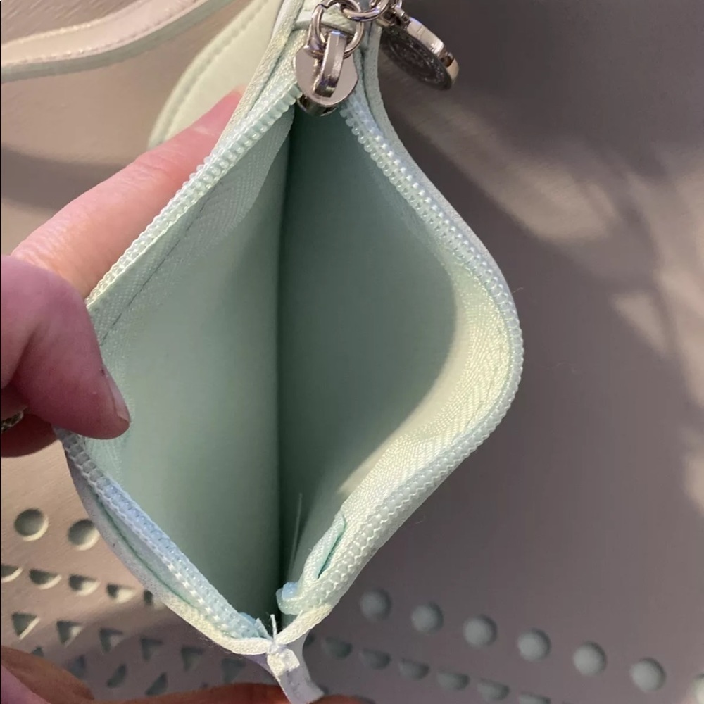 NWT Bath & Body Works Gray Blue Tote & Change/ Makeup Bag - Picture 3 of 5